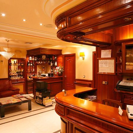 Hostal Victoria III Madrid Bagian luar foto