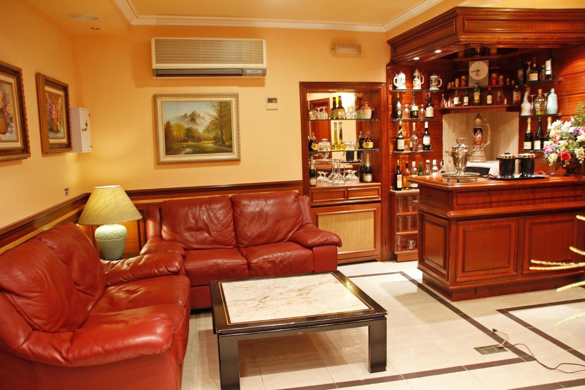 Hostal Victoria III Madrid Bagian luar foto