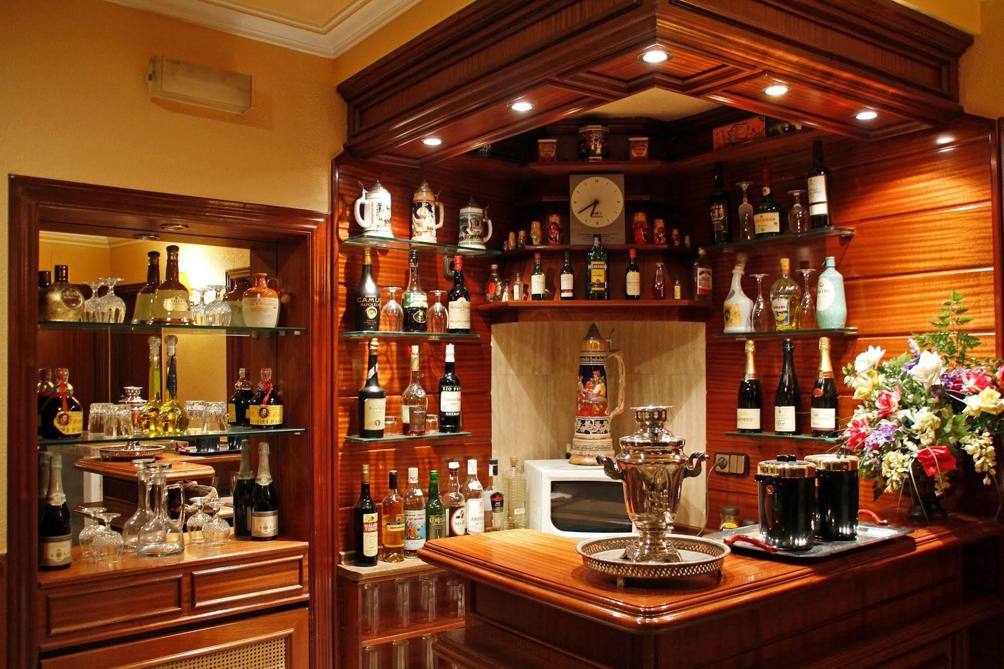 Hostal Victoria III Madrid Bagian luar foto